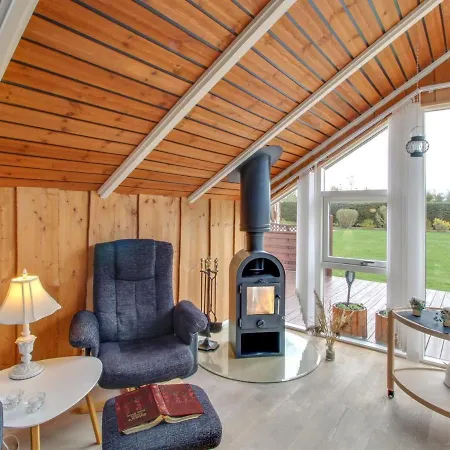 Jyde - 1-5km From The Sea In Ne Jutland By Interhome Hals